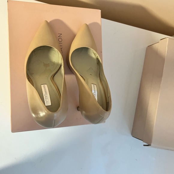 Neutral beige stilettos! - Picture 4 of 7